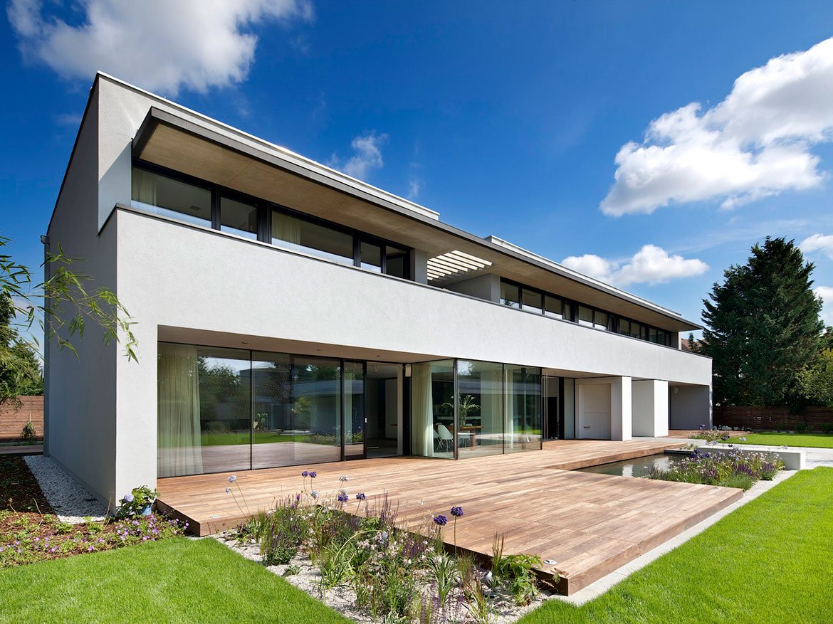 Stylish villa with city views